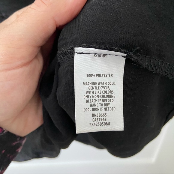 Abound Black Tank Top - Picture 11 of 13